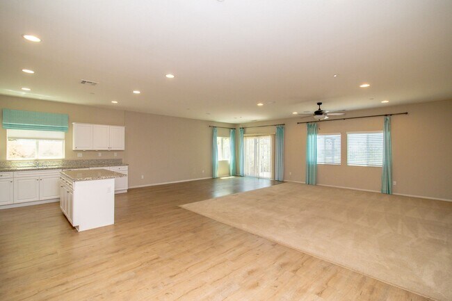 Building Photo - Charming 4 Bed/2 Bath Home In JP Ranch Gat...