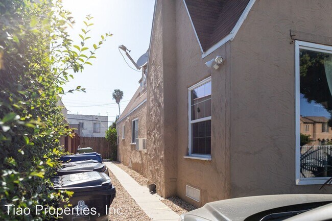 Building Photo - 2839-2841 Hillcrest Dr