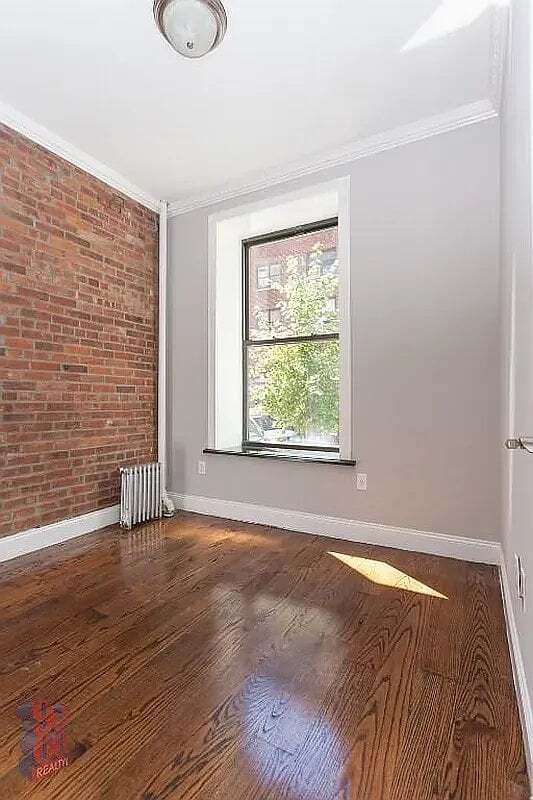 Foto del edificio - 5 W 103rd St