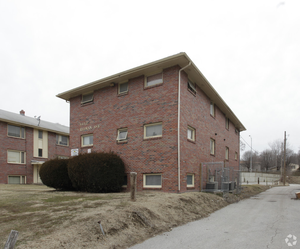 Building Photo - Silverado Apartments