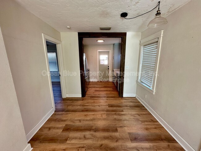 Foto del edificio - 4133 3rd Ave N