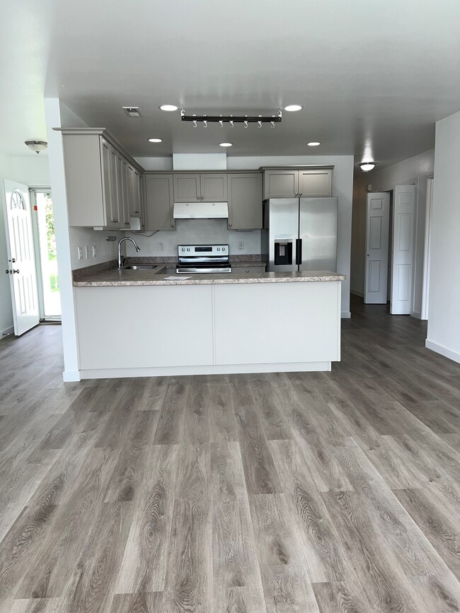 210 Noble St Unit 1, Sumas, WA 98295 Condo for Rent in Sumas, WA