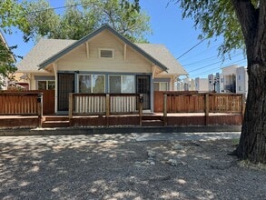 Building Photo - 426 N 9th St