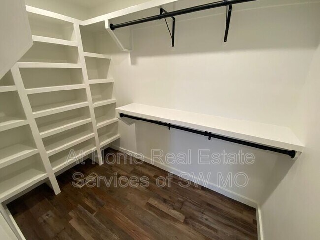Building Photo - 3641 N Huntington Ave
