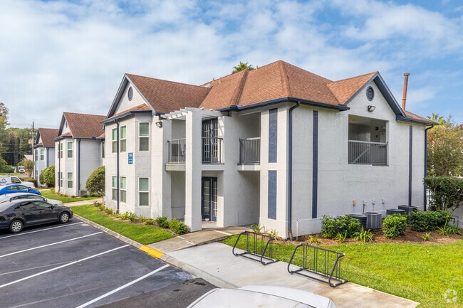 Building Photo - Lenox Cove | NEWLY-DESIGNED APARTMENTS