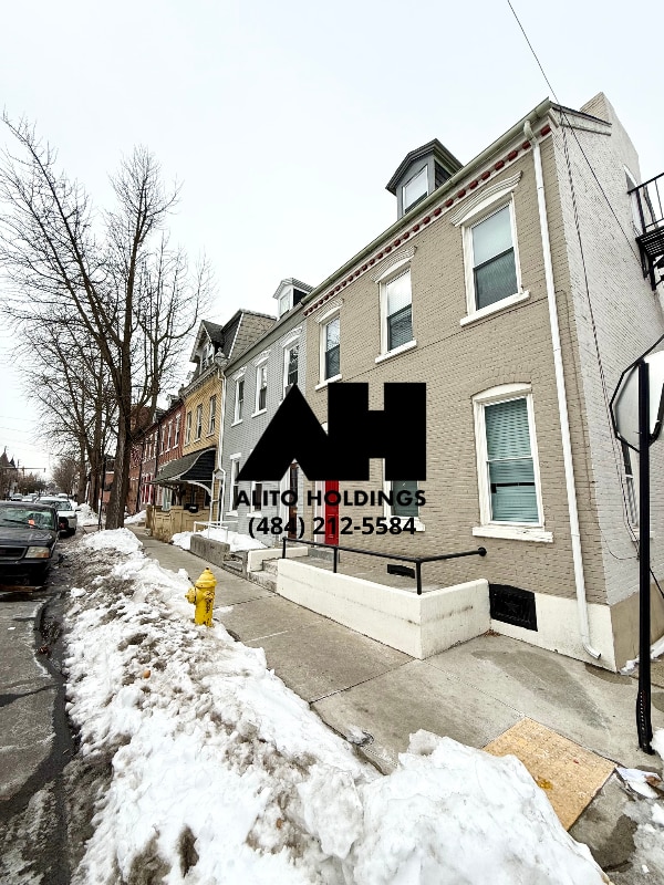 Building Photo - 1025 W Turner St