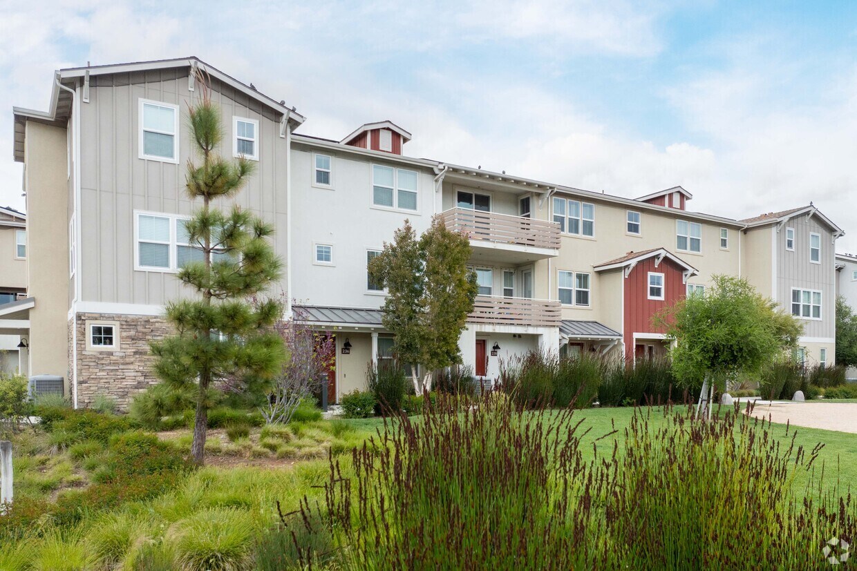 Vineyard Village Apartments in Buellton, CA