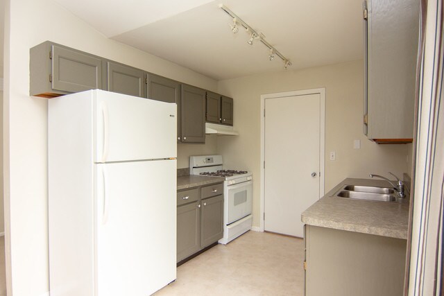 Building Photo - 2412 Danbury Dr