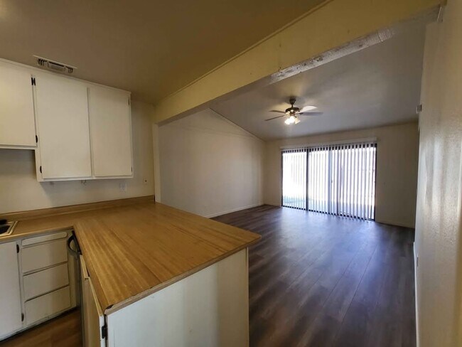 Building Photo - 3633-3635 Sutterwoods Way