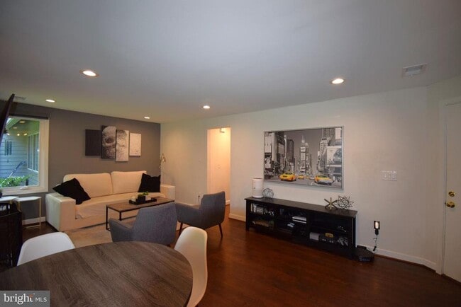 Foto del edificio - 11725 Summerchase Cir