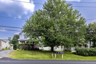 Building Photo - 182 Kingsley Rd