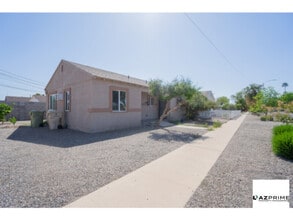 Building Photo - 5517 W Palmaire Ave