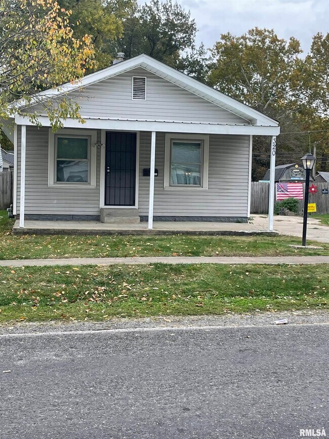 Building Photo - 320 N Wesley St