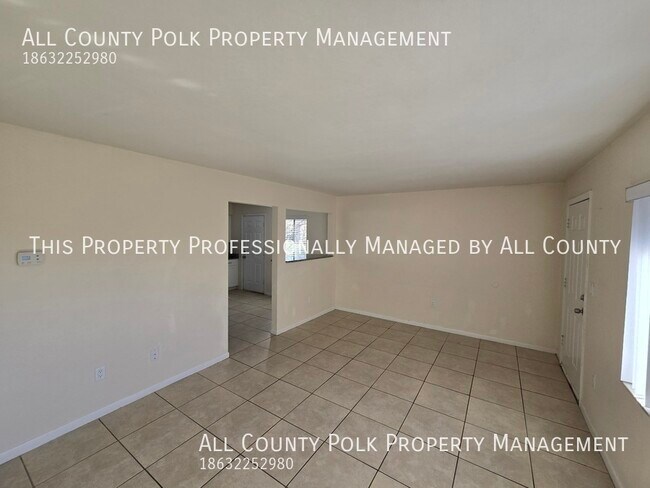 Foto del edificio - Freshly Remodeled 2 Bedroom 1 Bathroom Dup...