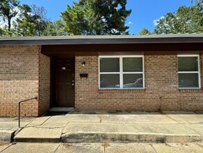 Building Photo - 702 S Edgewood Dr