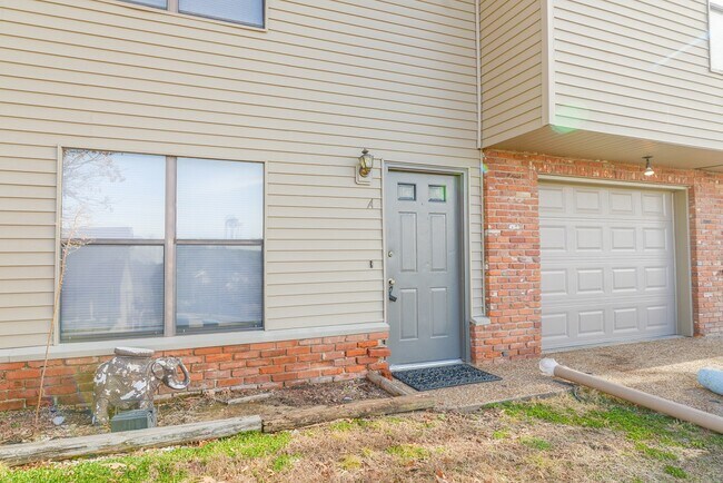 Building Photo - 2203 Weathered Rock Rd
