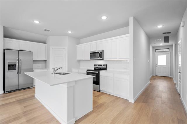 Building Photo - 350 Arcane St