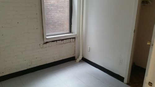 Foto del edificio - 324 W 42nd St