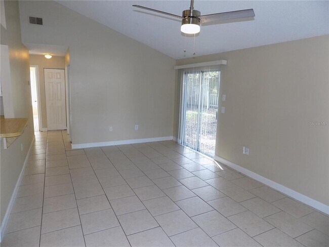 Building Photo - 2698 Kavalier Dr