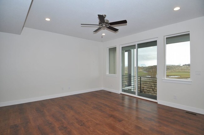 Building Photo - Beautiful Saratoga Springs Home