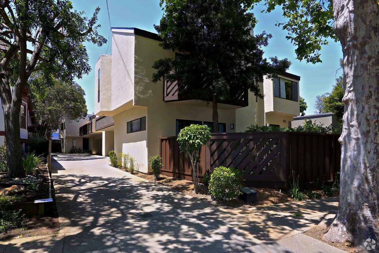 Foto del edificio - 511 Highland Ave