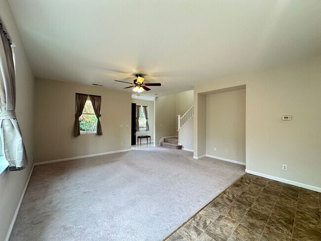 Foto del edificio - Three Bedroom Corner Lot Home