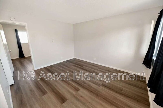 Building Photo - 1333 Market Ave