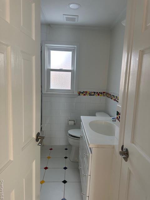 Foto del edificio - 106 Bregman Ave