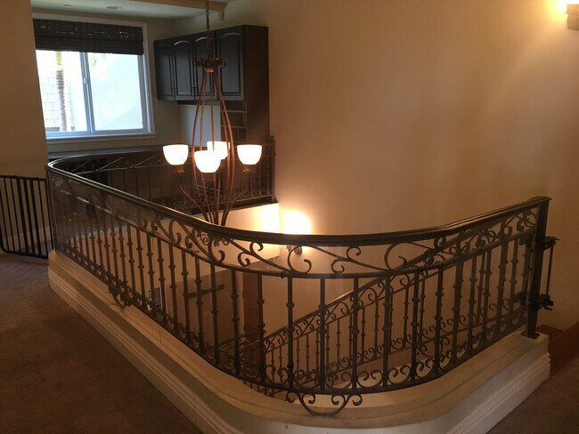 Estudio/oficina en la planta superior - 1540 S Bentley Ave