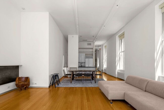 Building Photo - 127 Spring St