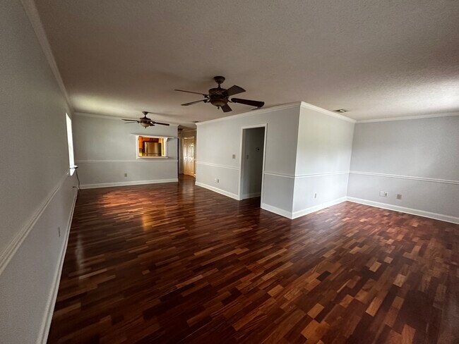 Dining/ Living Area - 6462 Sweet Gum Trl