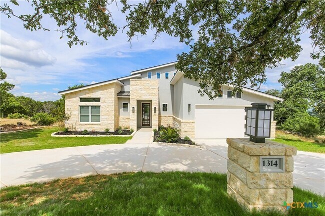 Foto del edificio - 1314 Clayton Nolen Dr