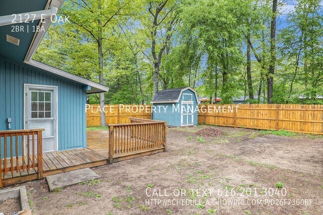 Building Photo - 2127 E Oak Updated 2 Bed/1Bath House!