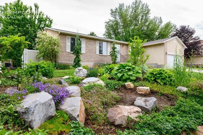 Building Photo - 969 Greenoaks Dr