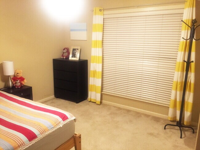 Foto del edificio - 2022 Cross Cir