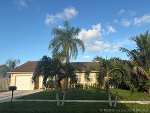Building Photo - 1905 SW 86th Ave