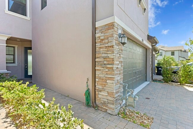 Building Photo - 4880 Isola Ct