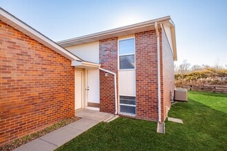 Building Photo - 3415 Portia St