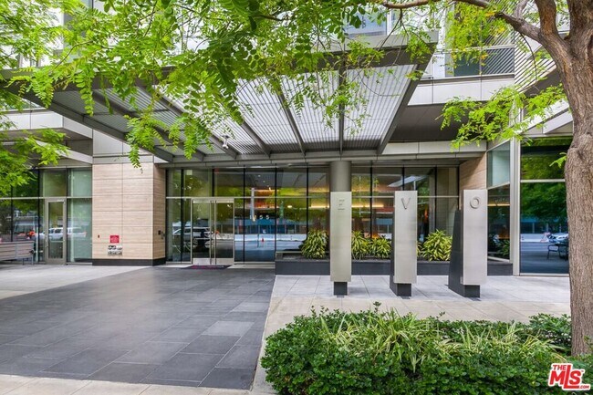 Foto del edificio - 1155 S Grand Ave