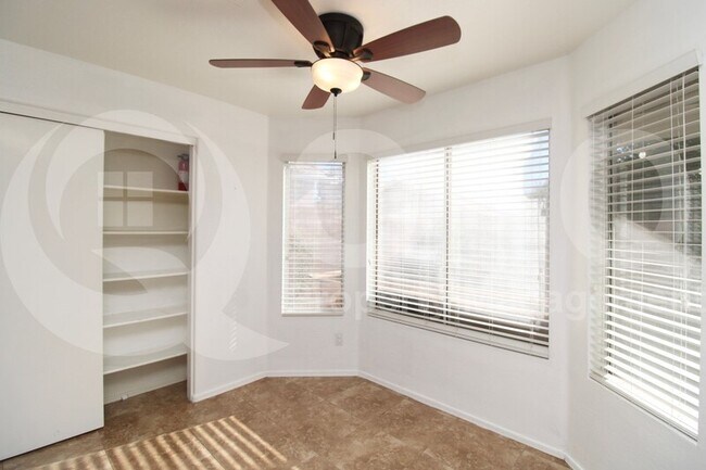 Building Photo - 2221 E Union Hills Dr