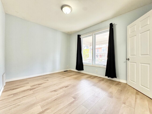 Photo du bâtiment - 18 Barnesdale Ave N