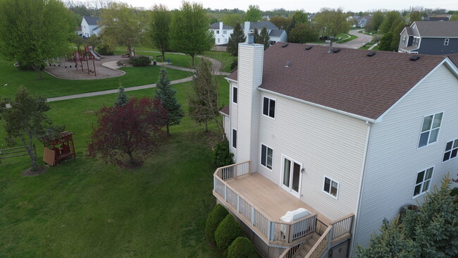 Building Photo - 2039 Greenview Dr
