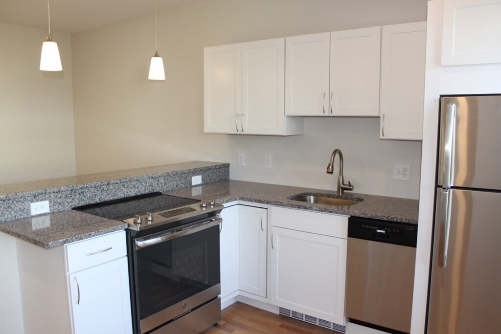 Foto principal - 100 Tyler St