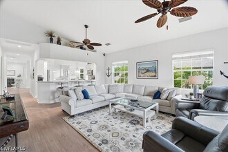 Building Photo - 7842 Hawthorne Dr