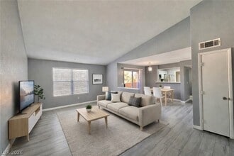 Building Photo - 1150 N Buffalo Dr