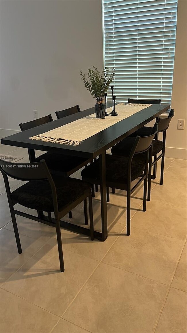 Building Photo - 5506 Soria Ave