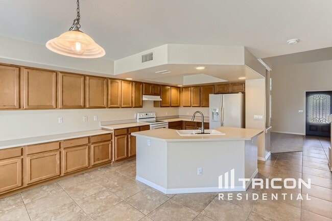 Building Photo - 13303 Redwood Ln
