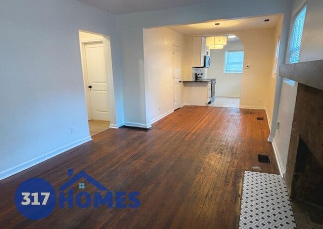 Building Photo - Updated Garfield Park 2/1 Bungalow