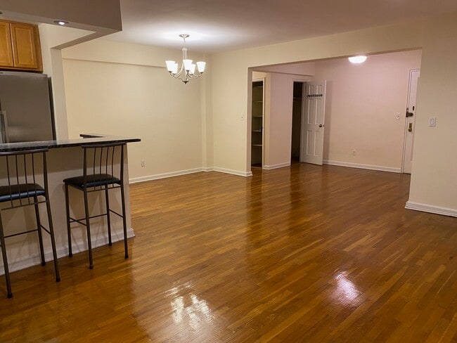 Foto del edificio - 180 E Hartsdale Ave