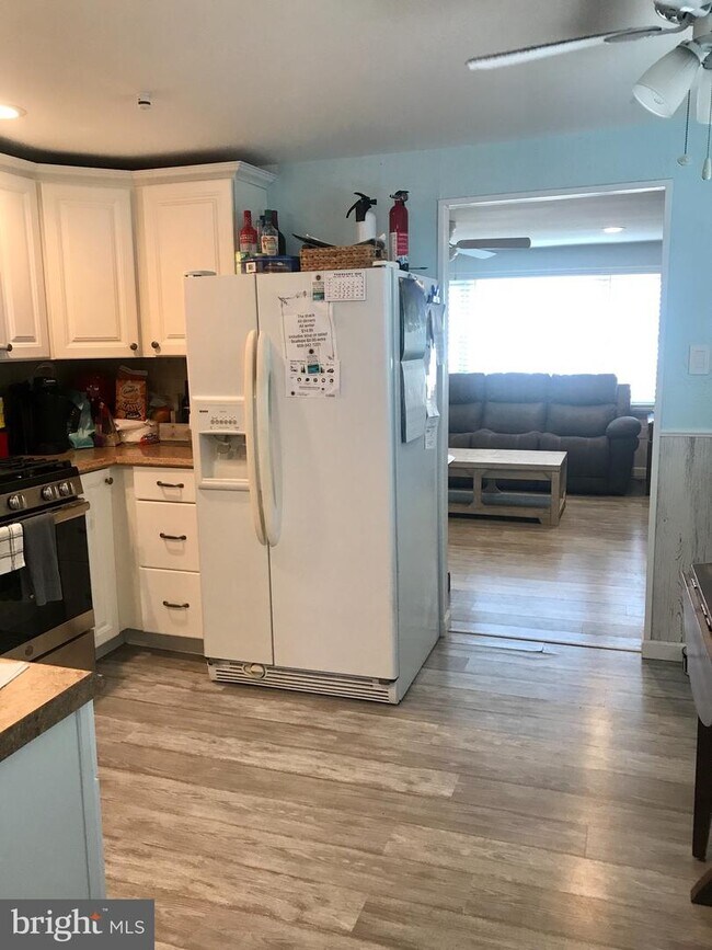 Building Photo - 314 Coral St